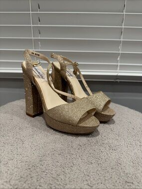 Glitter Platform T-Strap Heels in Gold